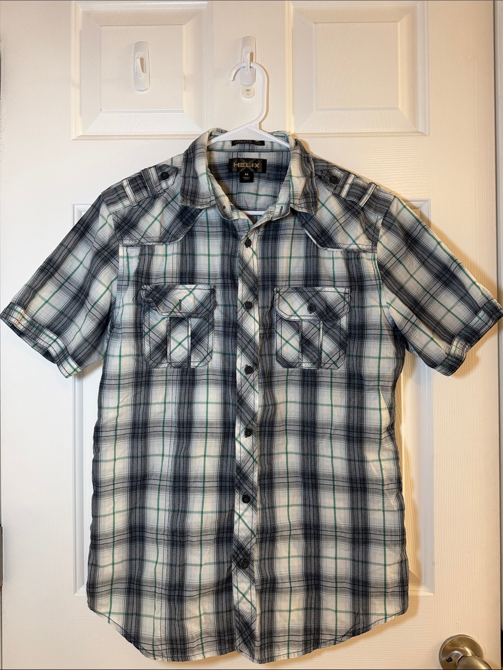 Helix Men's Short-Sleeve Plaid Shirt in White, Black and Green